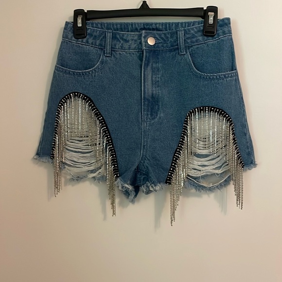 Le Lis Women’s distressed denim shorts with rhinestone tassels, raw hem. Size S - Picture 1 of 4